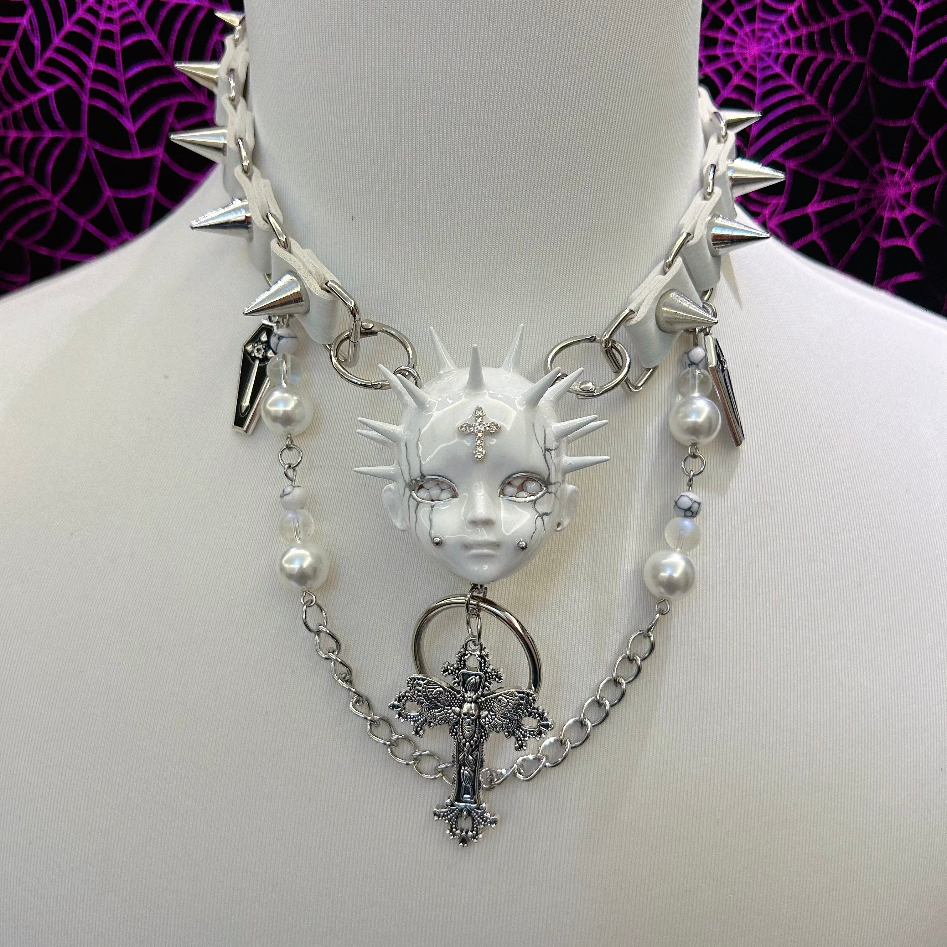 White Cross Pearl Choker