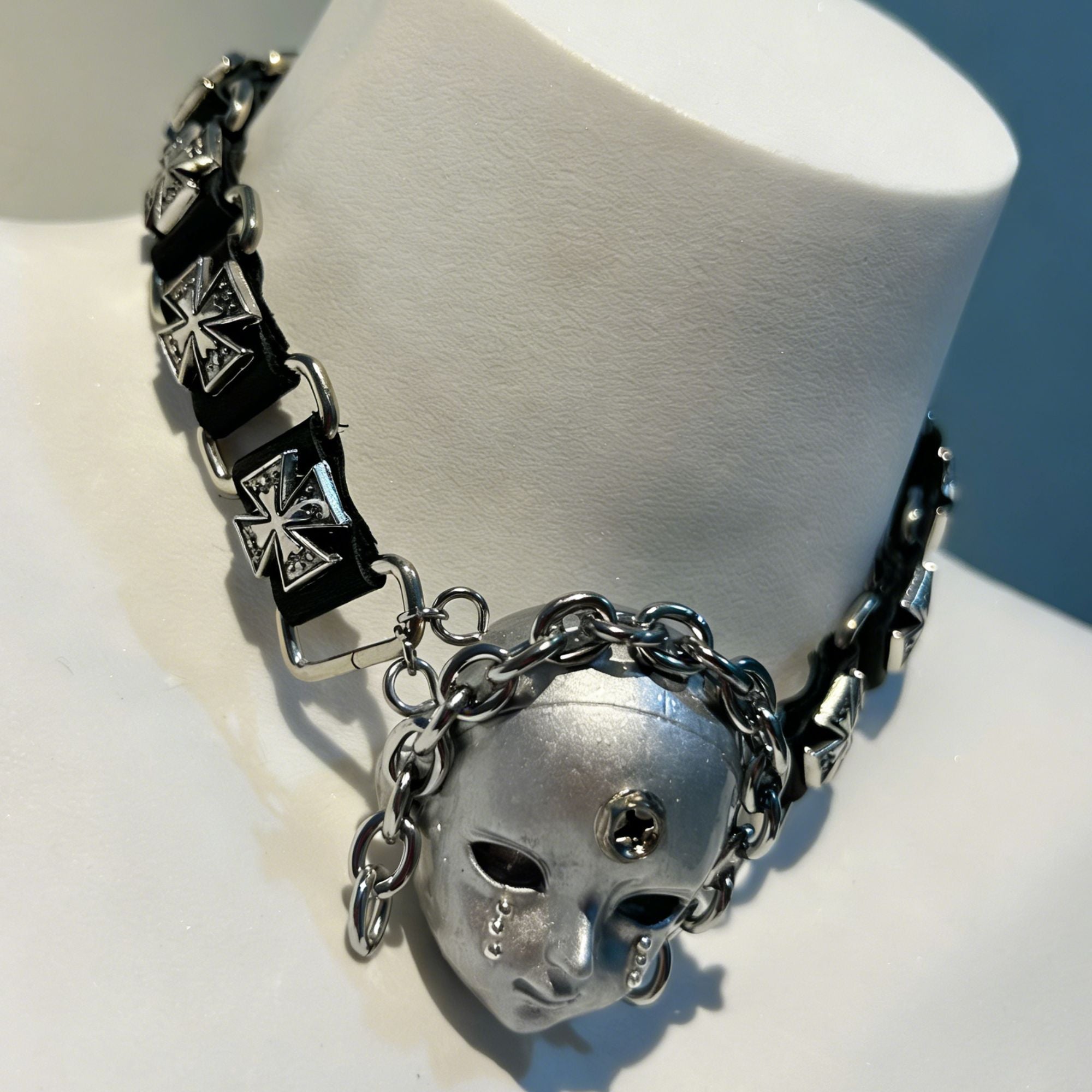 Mechanical Mask Choker