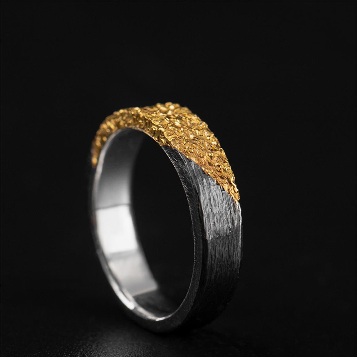 Alternating Gold With Silver Design Ring - Sunro Raven