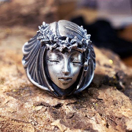 Mad Graffiti Thorn Garland Beauty Goddess Ring