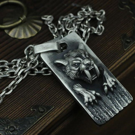 Saber-Toothed Tiger Army Pendant Sunro Raven