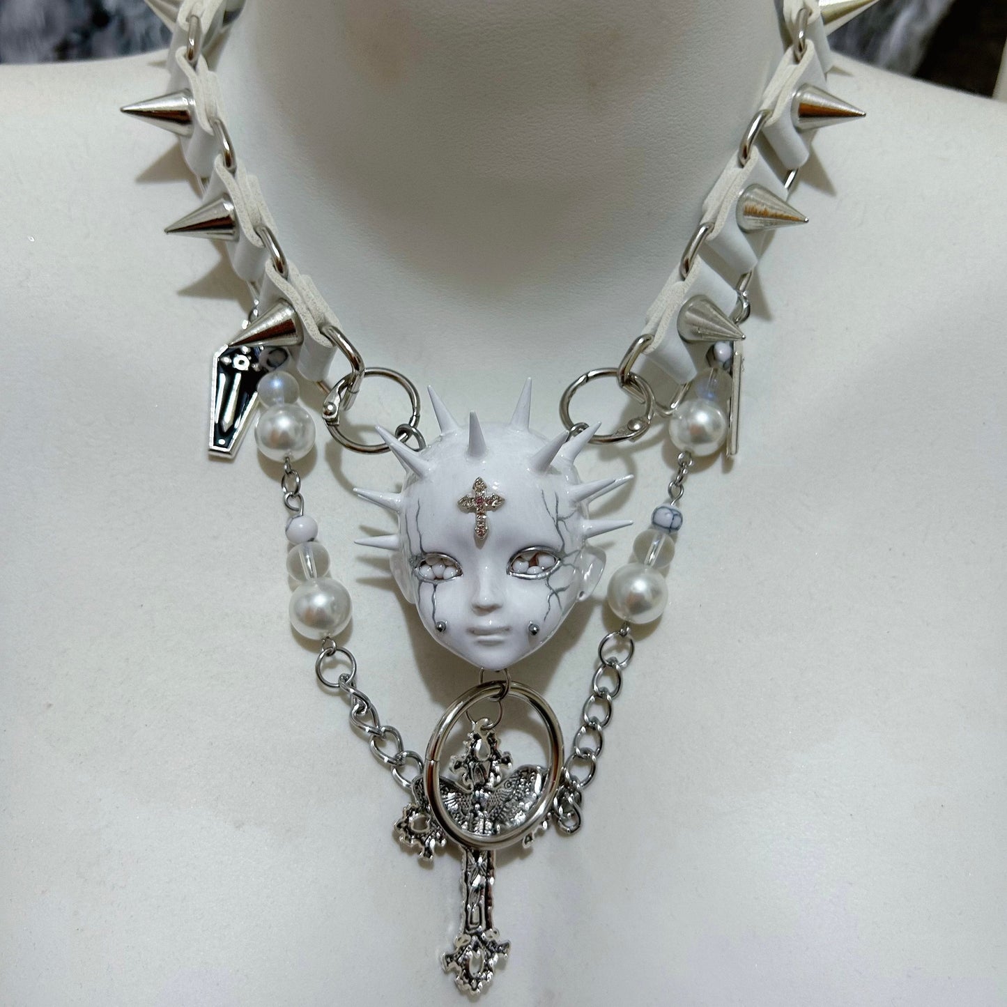 White Cross Pearl Choker