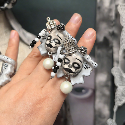 Black and White Clown Crown Ring