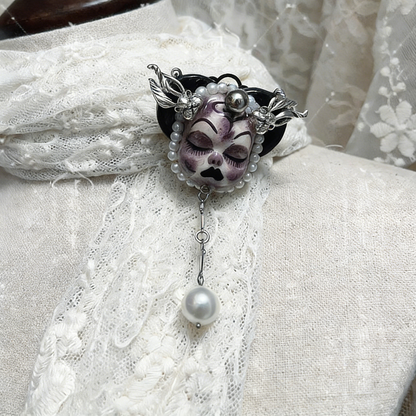 Gloomy Wing Purple Face Brooch