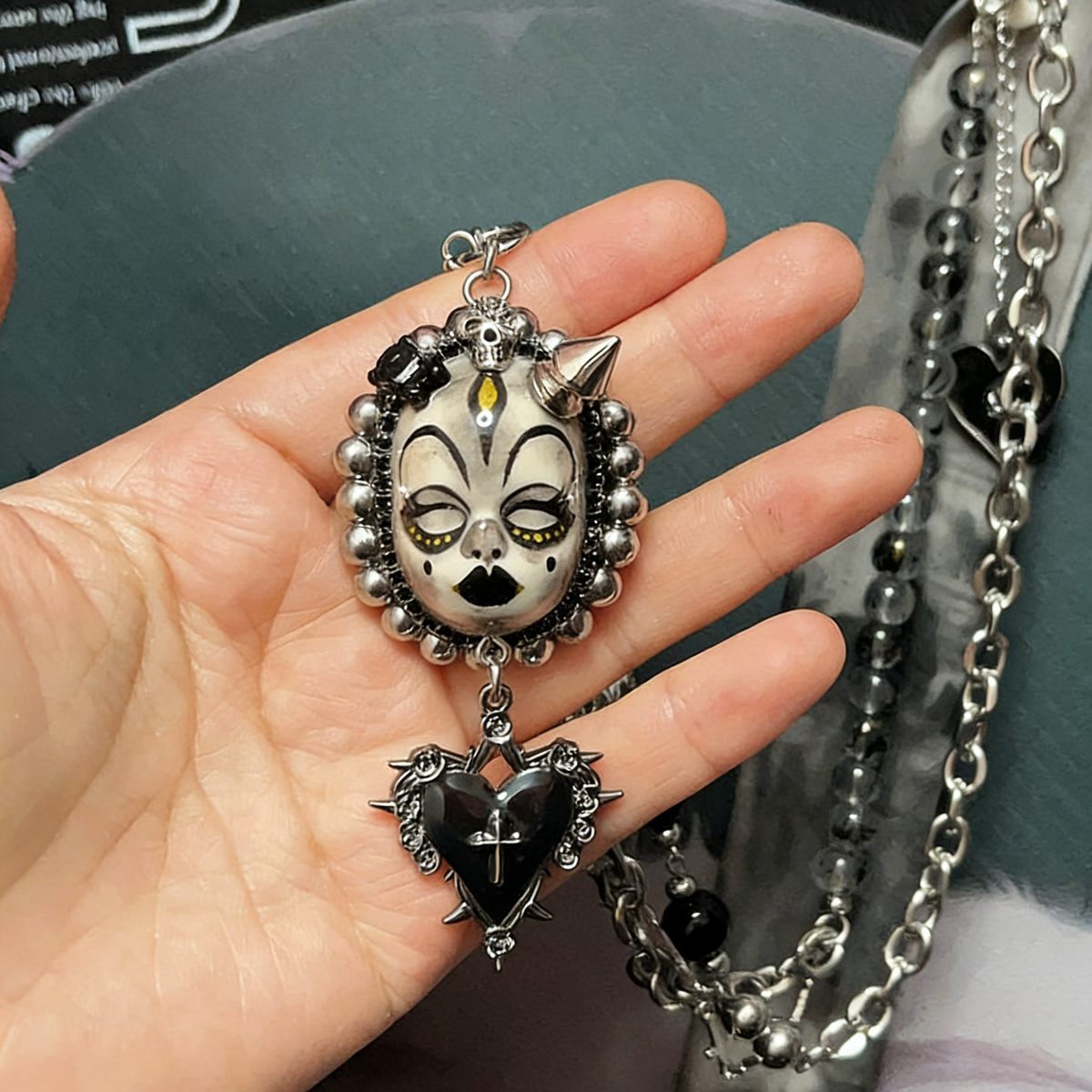 Black Heart Nightmare Slumber Necklace – Sunro Raven