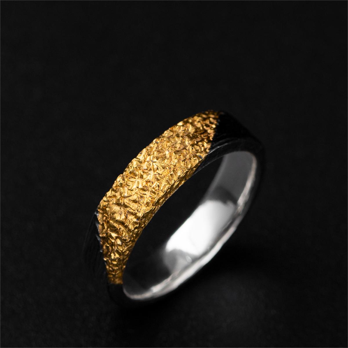 Alternating Gold With Silver Design Ring - Sunro Raven