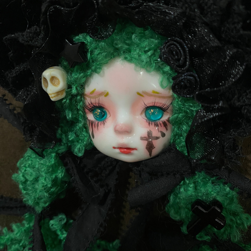 Emerald SHadow Gothic Crochet Skull Doll Brooch