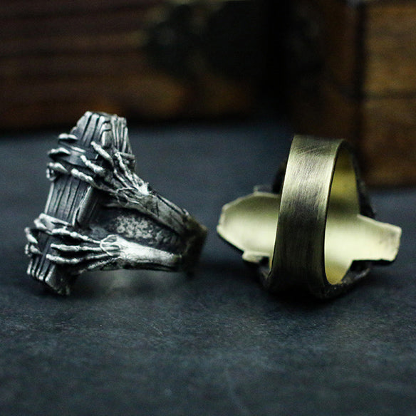 Ghost Claw Vampire Coffin Ring Sunro Raven