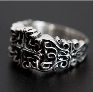 Baroque Cross Carved Silver Ring Sunro Raven