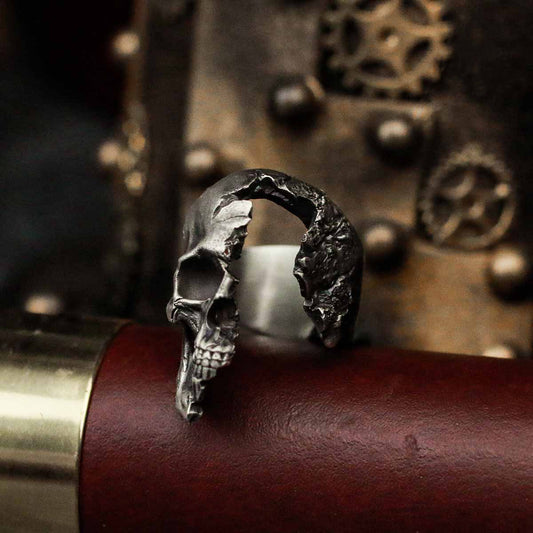 Broken Skull Silver Ring Sunro Raven