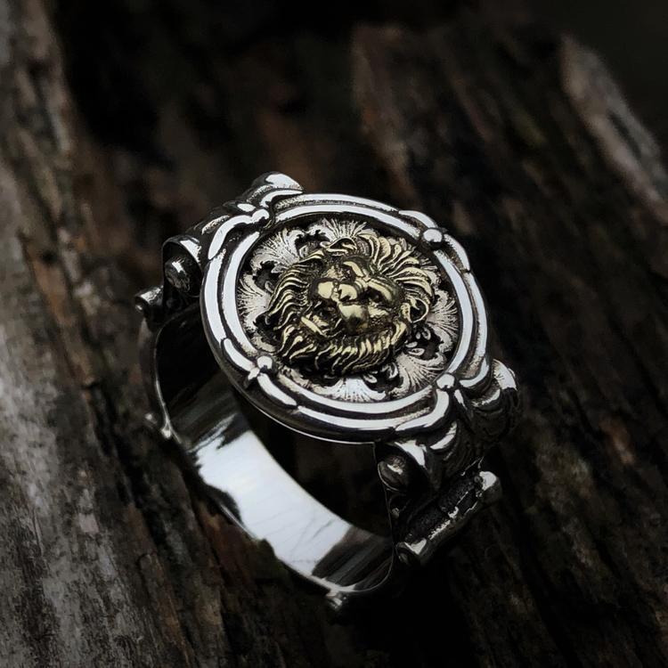 Baroque Lion Signet Silver Ring Sunro Raven