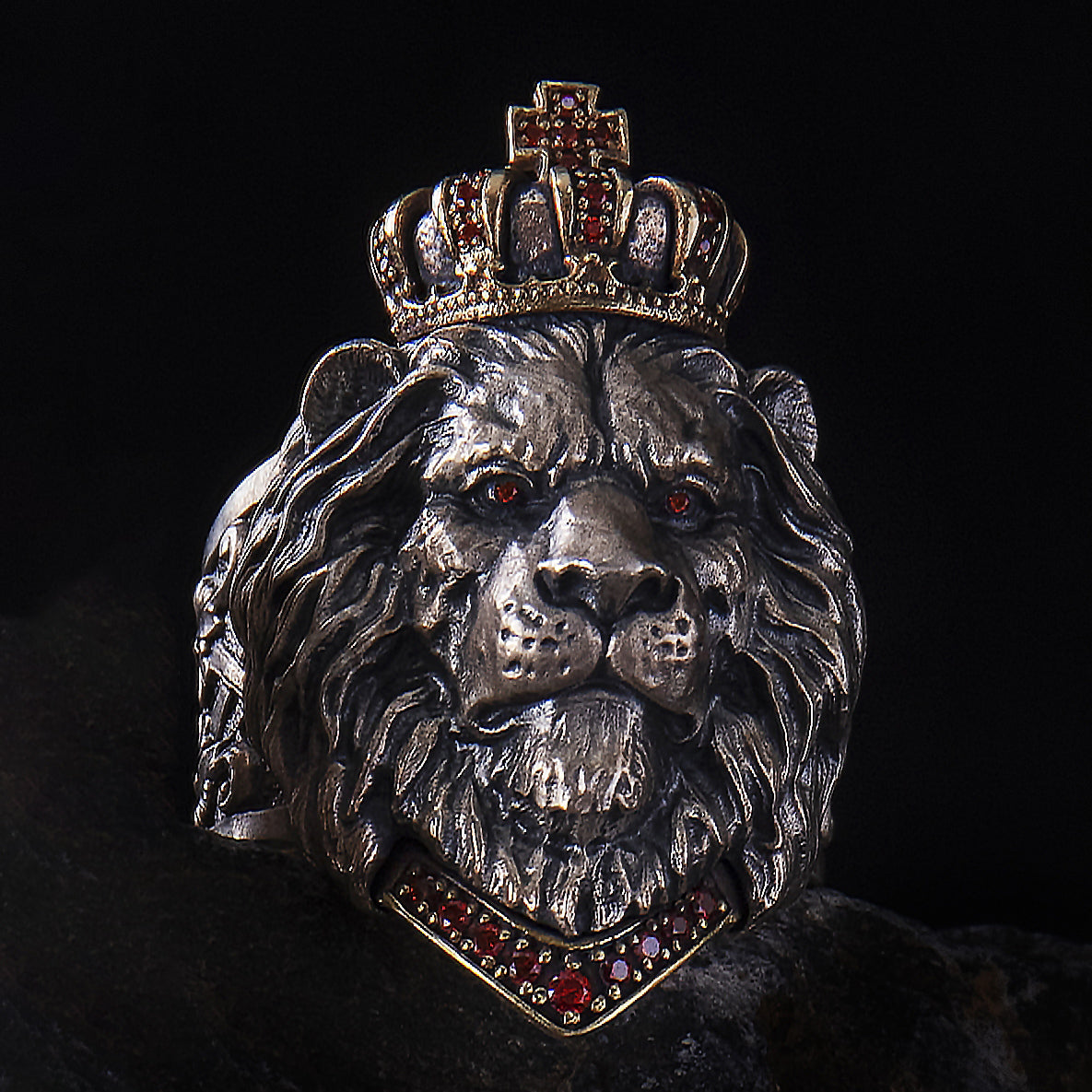 The Crowned Lion King Ring Sunro Raven