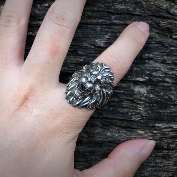 Lion Head Silver Ring Sunro Raven