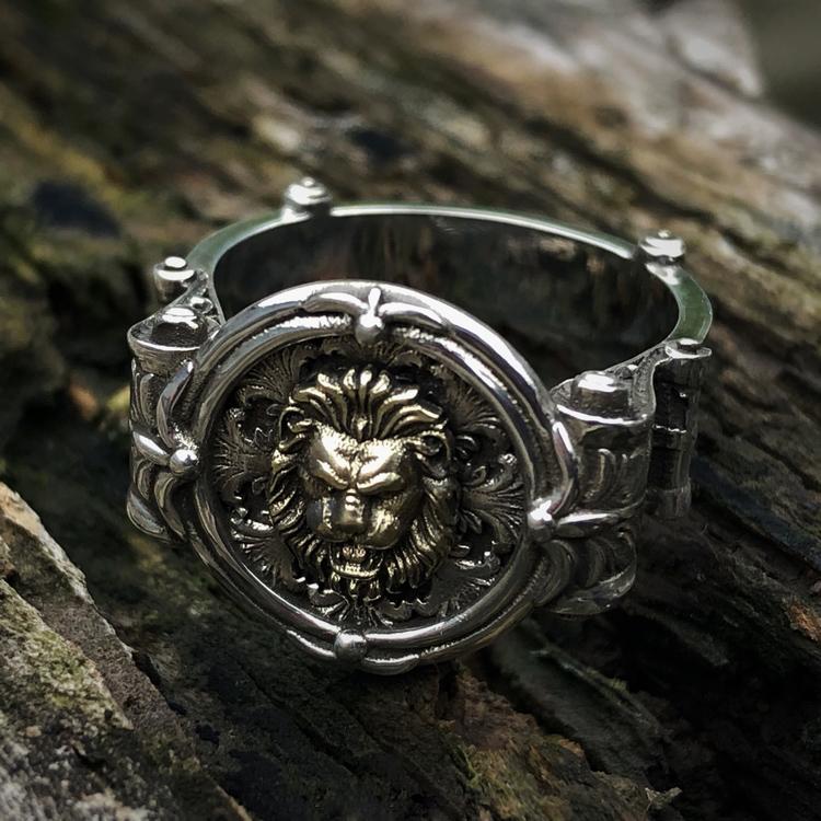 Baroque Lion Signet Silver Ring Sunro Raven