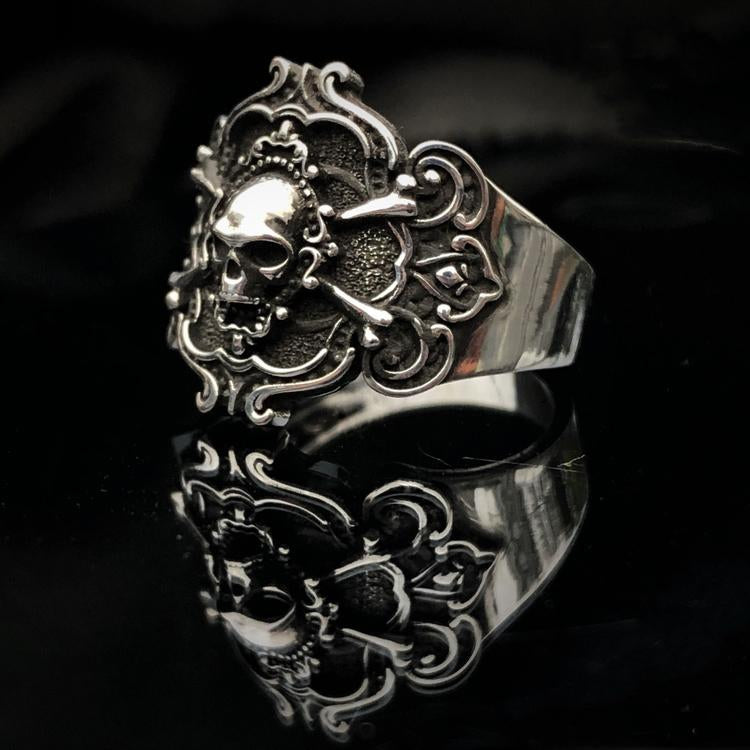 The Duchess Skull Silver Ring Sunro Raven