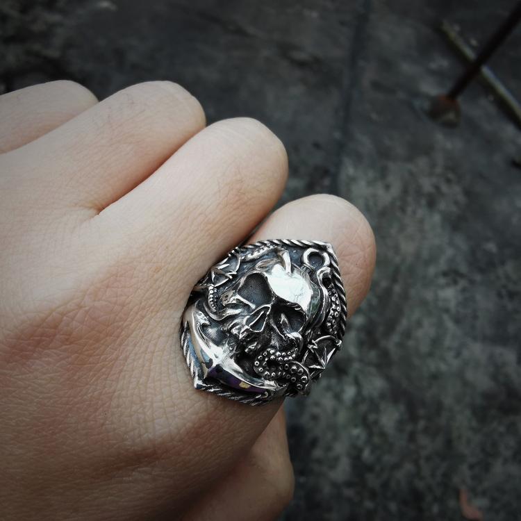 Marine Series Silver Ring Sunro Raven