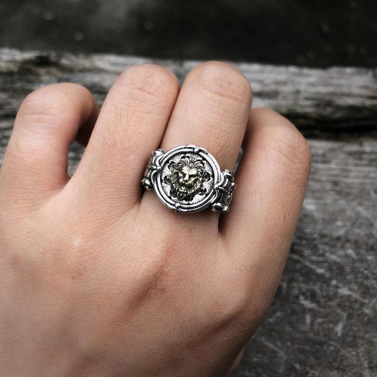 Baroque Lion Signet Silver Ring Sunro Raven