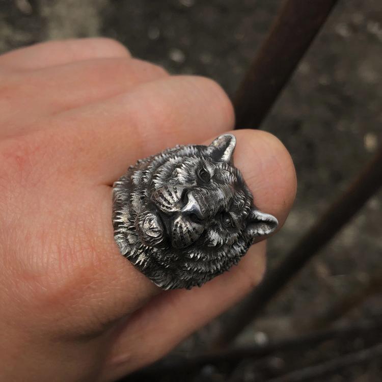 Wild Tiger Silver Ring Sunro Raven