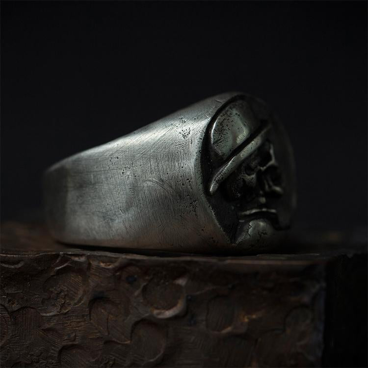 Mr. Skull Silver Ring Sunro Raven