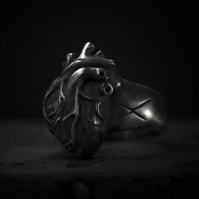 Brave Heart Sterling Silver Ring Sunro Raven